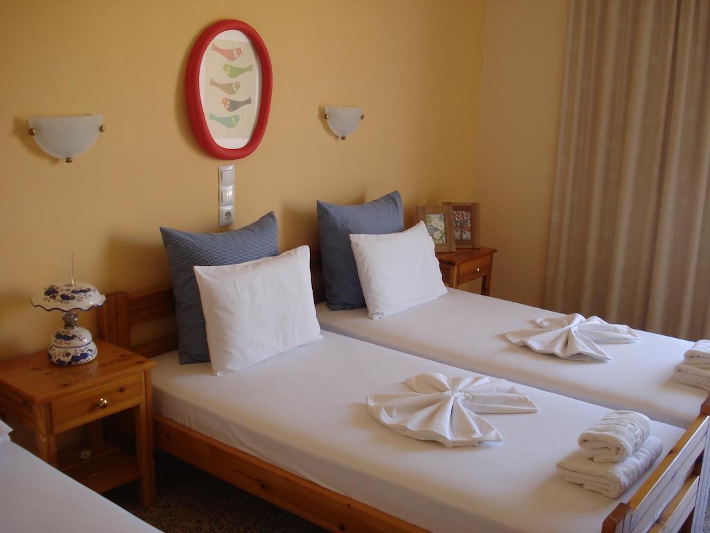Kochili Apartments Néos Pírgos Δωμάτιο φωτογραφία